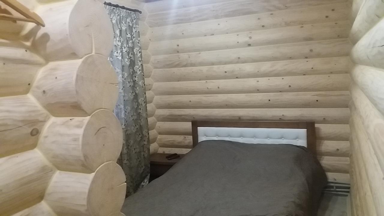 Nota Bene Mykulychyn Villa Bagian luar foto