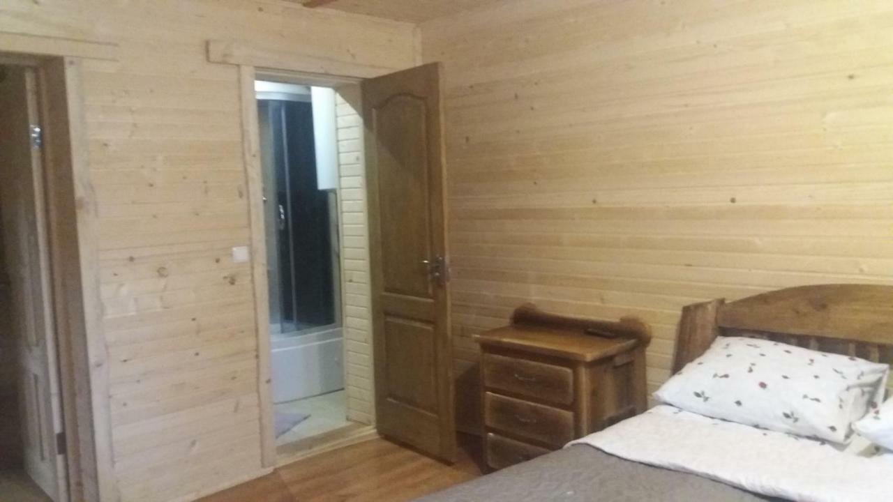 Nota Bene Mykulychyn Villa Bagian luar foto
